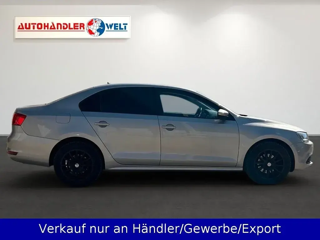 Usado VW Jetta 105 HP (77 kW) 2012 Prateado Sedan