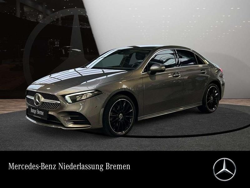 Grau Gebraucht 2022 Mercedes A250 AMG Limousine | 27.490 € (Fairer Preis) - Bild 1/3