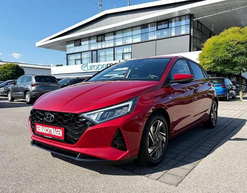 Gebraucht Hyundai i20 Style 120 PS (88 kW) 2022 Dragon red Kleinwagen