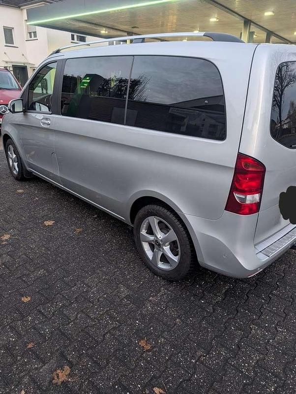 Gebraucht Mercedes V220 Edition 190 PS (139 kW) 2019 Grau Van / Kleinbus