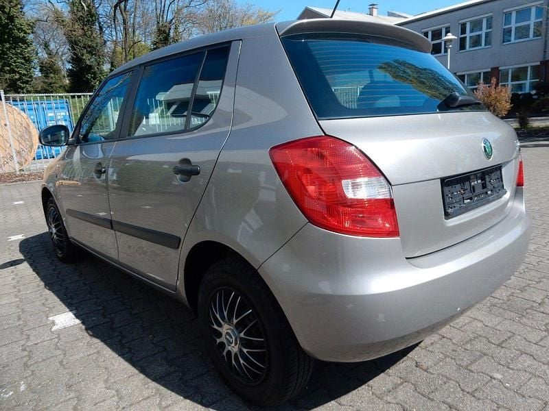 Gebraucht Skoda Fabia 60 PS (44 kW) 2010 Grau Kleinwagen