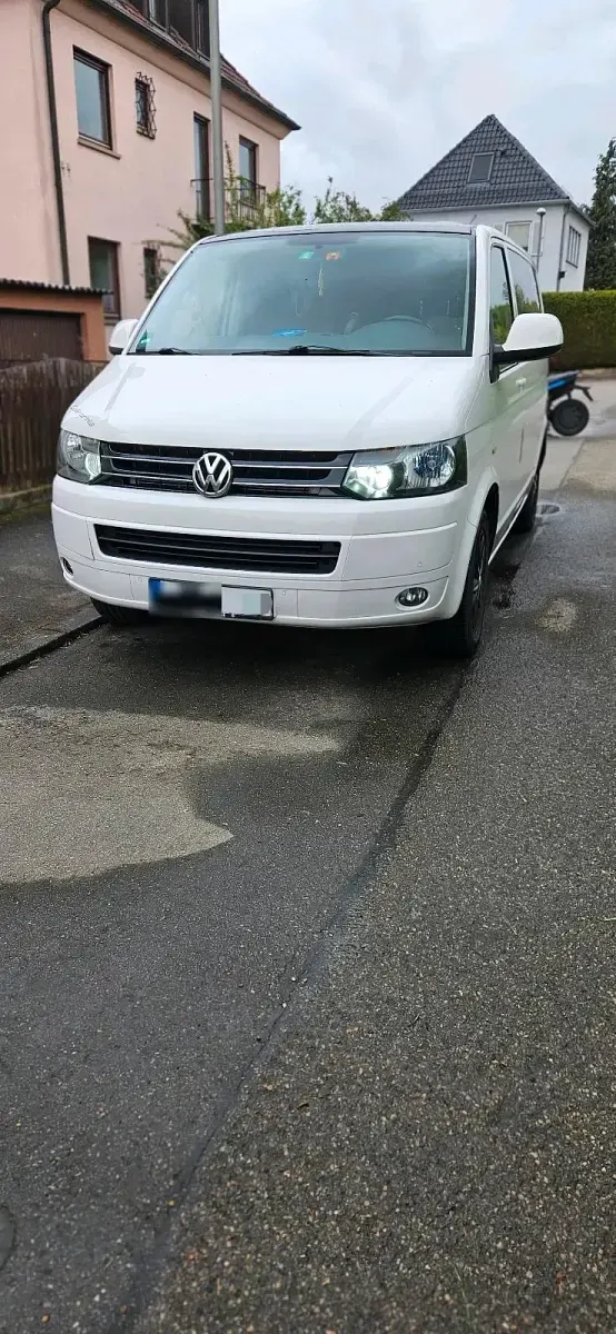 Gebraucht VW Multivan Startline 140 PS (102 kW) 2011 Weiß Van / Kleinbus