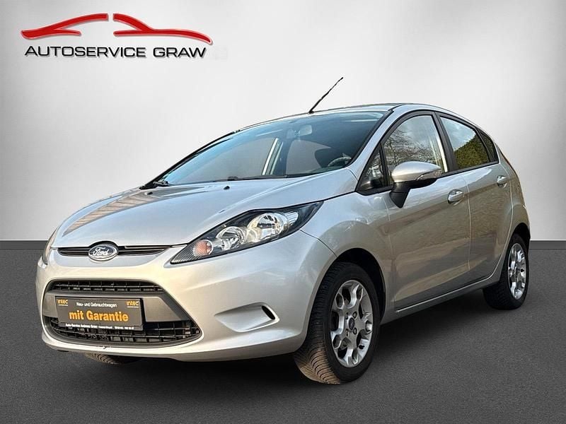 Gebraucht Ford Fiesta 60 PS (44 kW) 2010 Silber Kleinwagen
