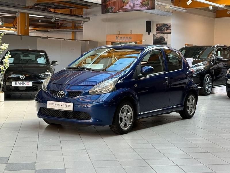 Gebraucht Toyota Aygo 68 PS (50 kW) 2007 Blau Kleinwagen