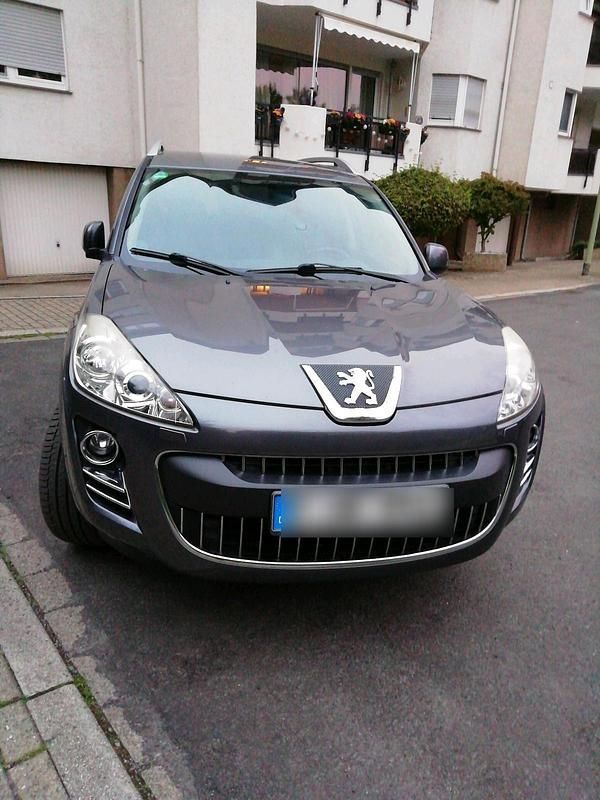 Grau Gebraucht 2025 Peugeot 4007 SUV | 5.500 € - Bild 1/4