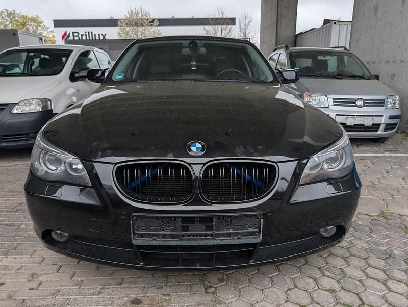 Gebraucht BMW 523 Advantage 177 PS (130 kW) 2006 Schwarz Limousine