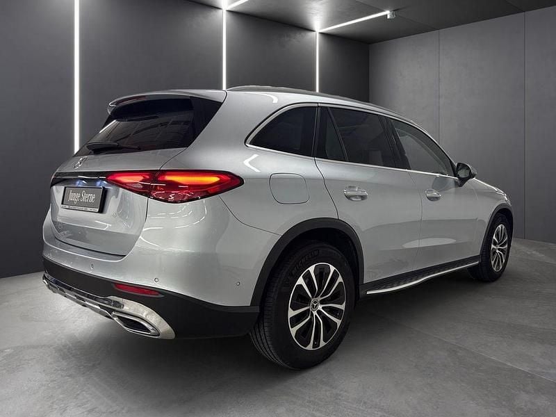 Gebraucht Mercedes GLC200 Avantgarde 204 PS (150 kW) 2024 Silber SUV