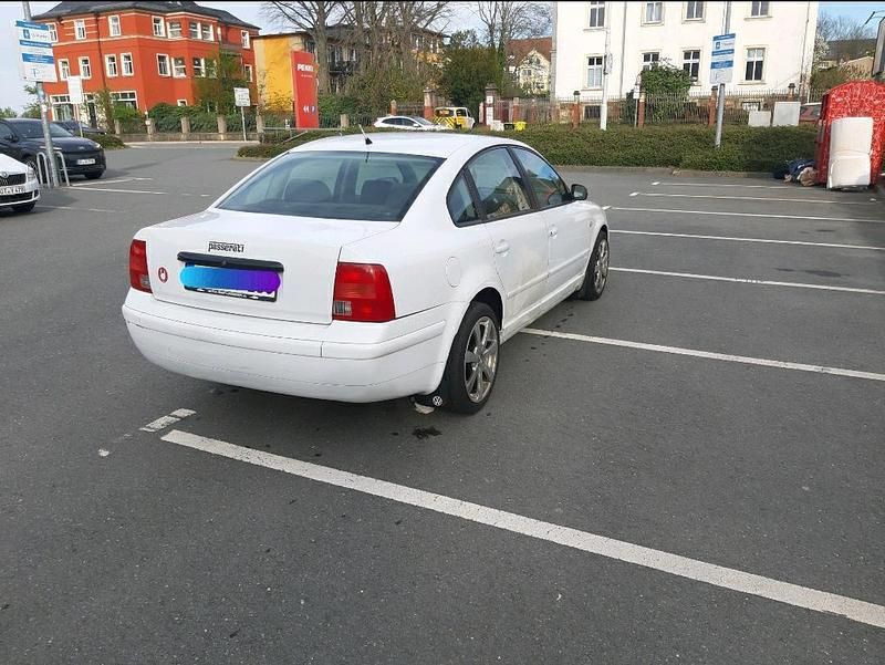 Gebraucht VW Passat 125 PS (91 kW) 1997 Weiß Limousine