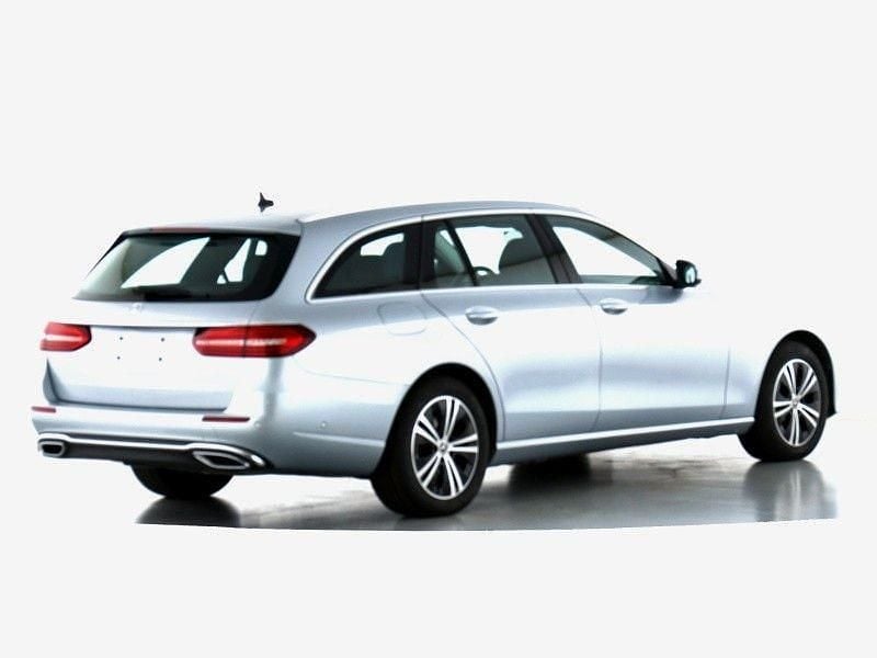 Gebraucht Mercedes E220 Premium 200 PS (147 kW) 2022 Silber Limousine