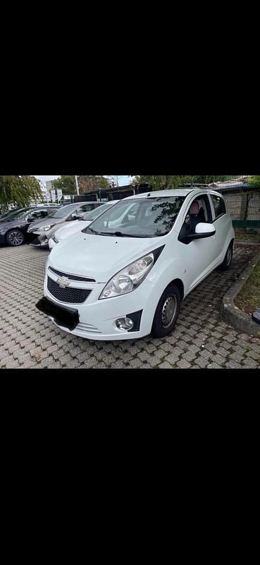 Gebraucht Chevrolet Spark 95 PS (69 kW) 2013 Weiß Kleinwagen