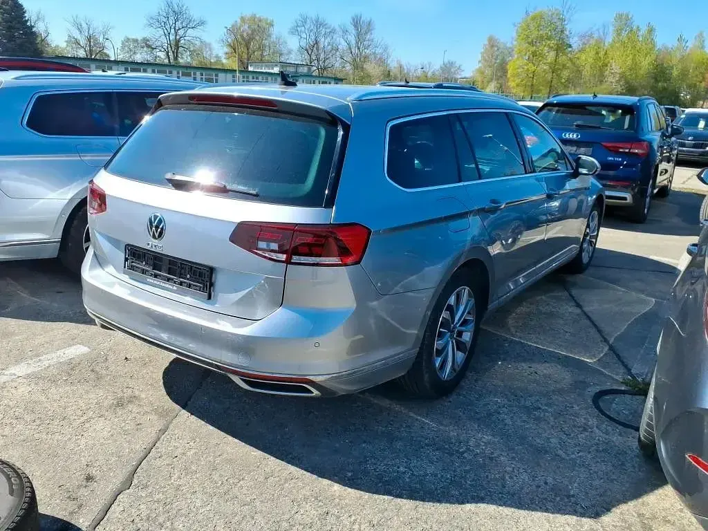 Gebraucht VW Passat GTE 156 PS (114 kW) 2021 Silber Kombi