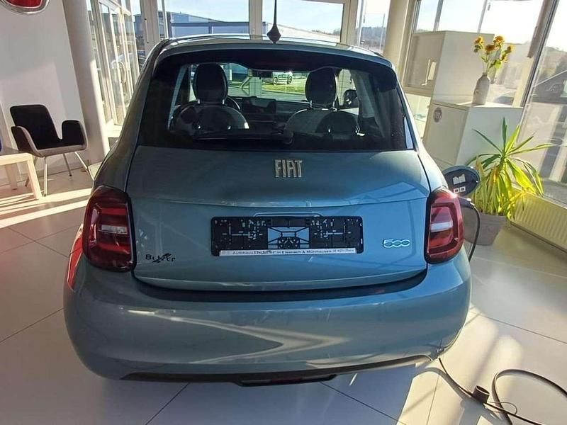 Gebraucht Fiat 500e Icon 86 kW (118 PS) 2021 Eis blau Limousine