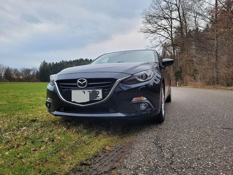 Schwarz Gebraucht 2016 Mazda 3 Nakama Limousine | 10.200 € (Guter Preis) - Bild 1/4