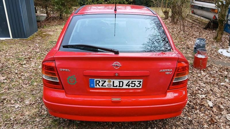 Gebraucht Opel Astra 75 PS (55 kW) 2001 Rot Kleinwagen