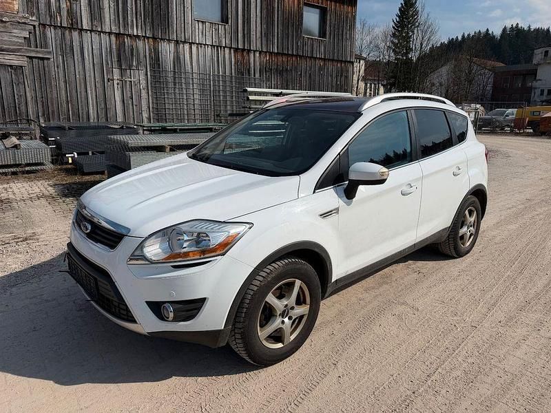 Gebraucht Ford Kuga 136 PS (100 kW) 2010 Weiß SUV