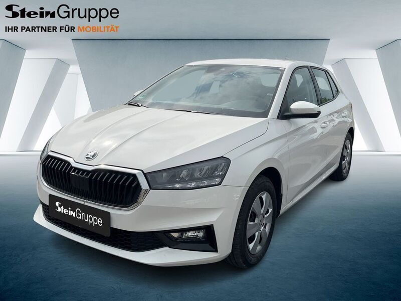 Graphitegrau Gebraucht 2024 Skoda Fabia Essence Kleinwagen | 16.389 € - Bild 1/4