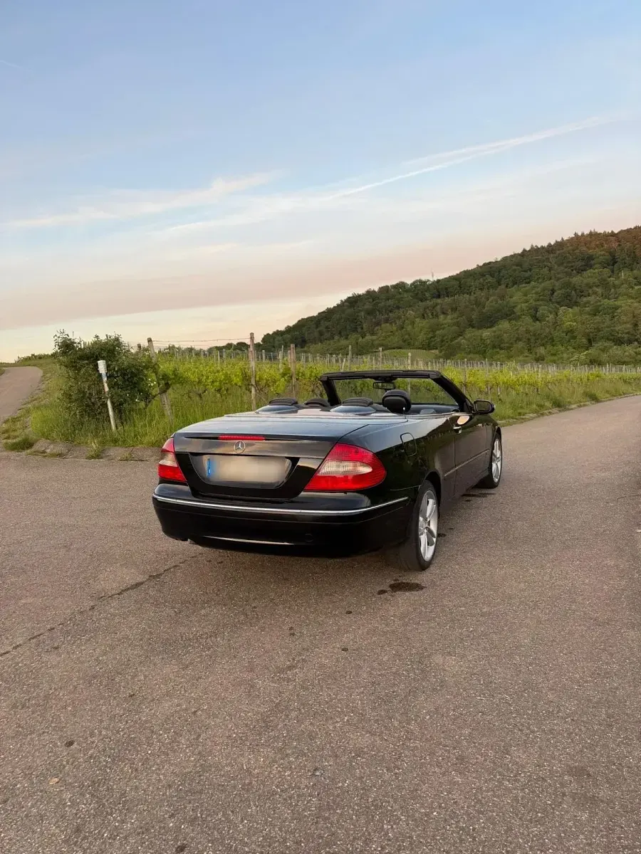 Gebraucht Mercedes CLK320 220 PS (161 kW) 2008 Schwarz Cabrio