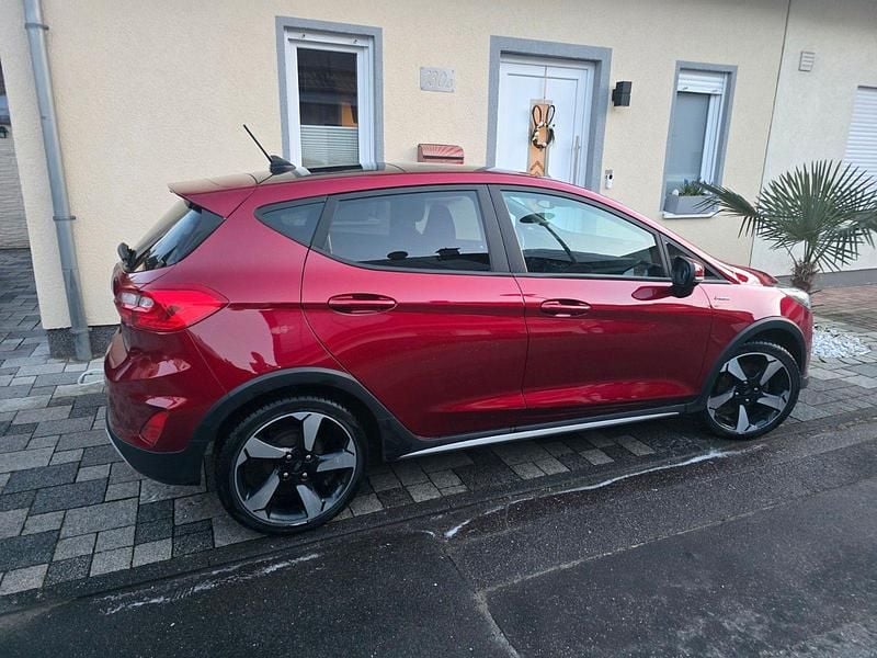 Gebraucht Ford Fiesta Active X 101 PS (74 kW) 2020 Rot Kleinwagen