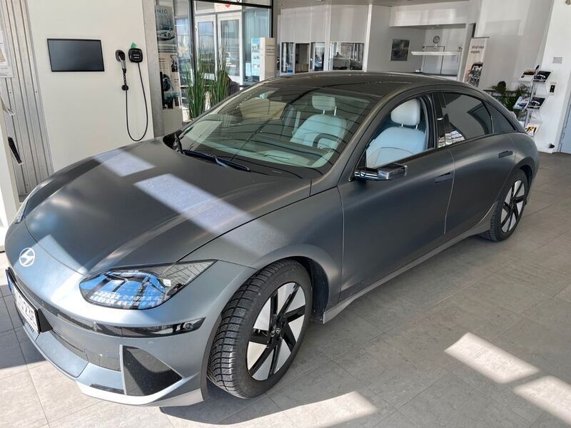 Grau Gebraucht 2023 Hyundai Ioniq 6 Limousine | 39.890 € (Etwas zu teuer) - Bild 1/4