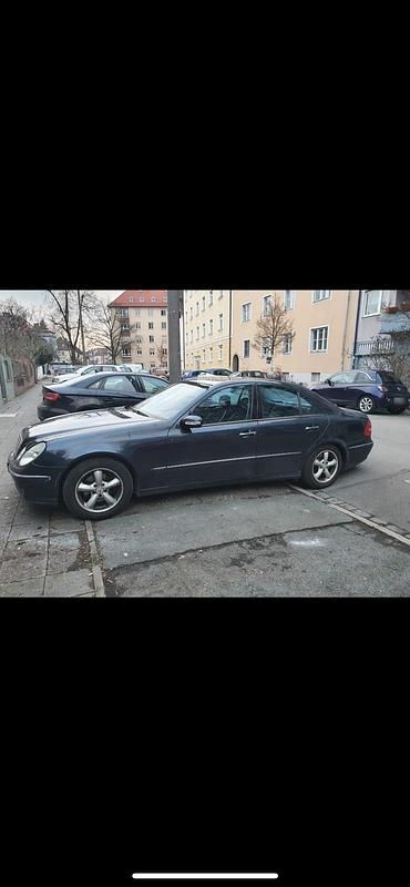Gebraucht Mercedes E220 Avantgarde 150 PS (110 kW) 2002 Limousine