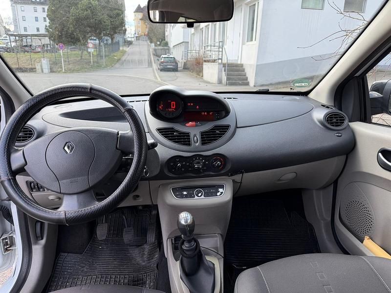 Gebraucht Renault Twingo 76 PS (55 kW) 2010 Weiß Kleinwagen