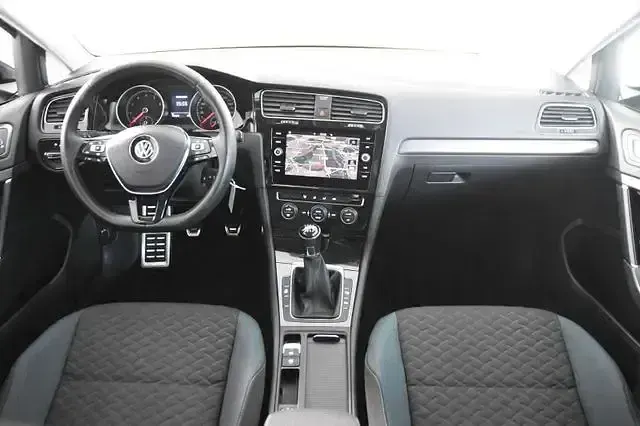 Gebraucht VW Golf VII IQ Drive 116 PS (85 kW) 2020 Grau Kombi