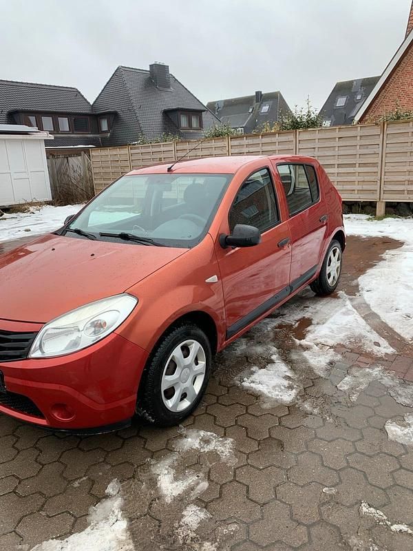Gebraucht Dacia Sandero 75 PS (55 kW) 2009 Rot Kleinwagen