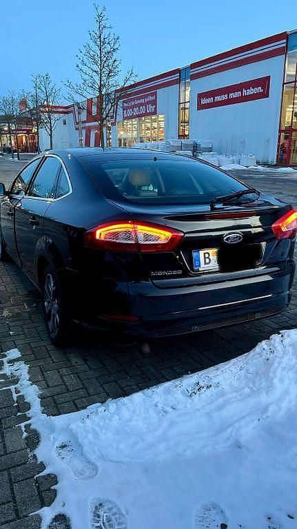 Gebraucht Ford Mondeo Titanium 160 PS (117 kW) 2013 Schwarz Limousine