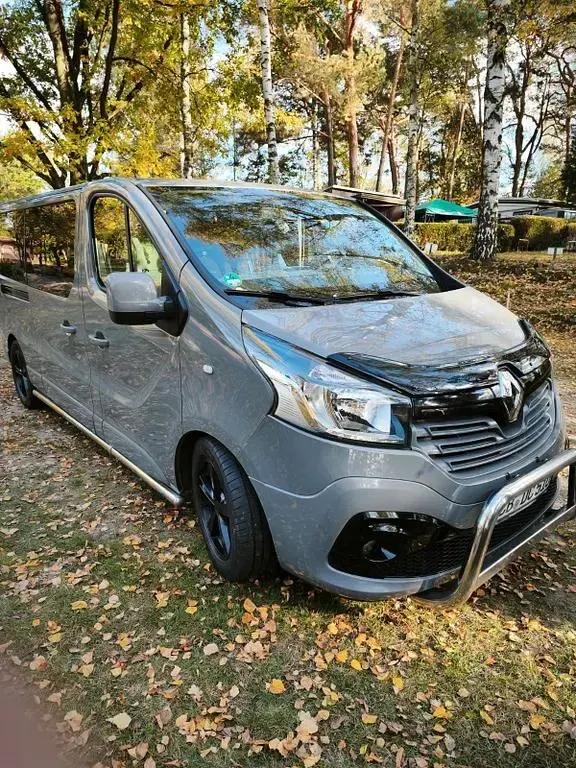 Gebraucht Renault Trafic 145 PS (106 kW) 2015 Grau Van / Kleinbus
