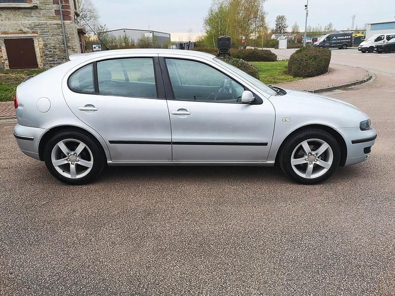 Usata Seat Leon 105 CV (77 kW) 2005 Argento Utilitaria