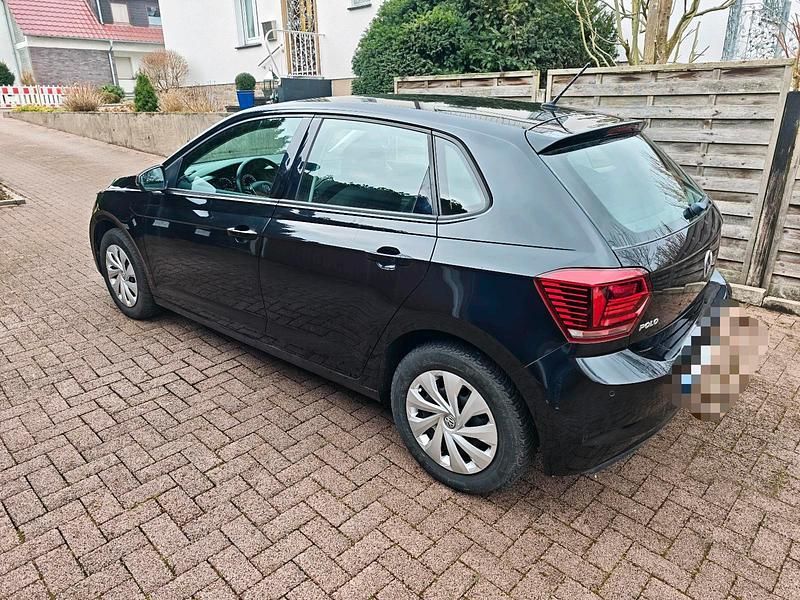 Gebraucht VW Polo Comfortline 75 PS (55 kW) 2018 Schwarz Kleinwagen