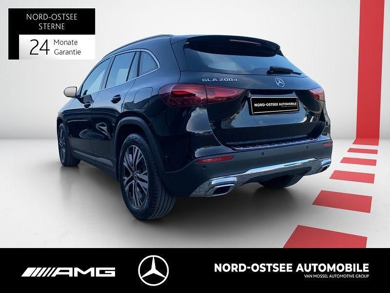 Gebraucht Mercedes GLA200 Progressive 150 PS (110 kW) 2025 Metalliclack kosmosschwarz SUV