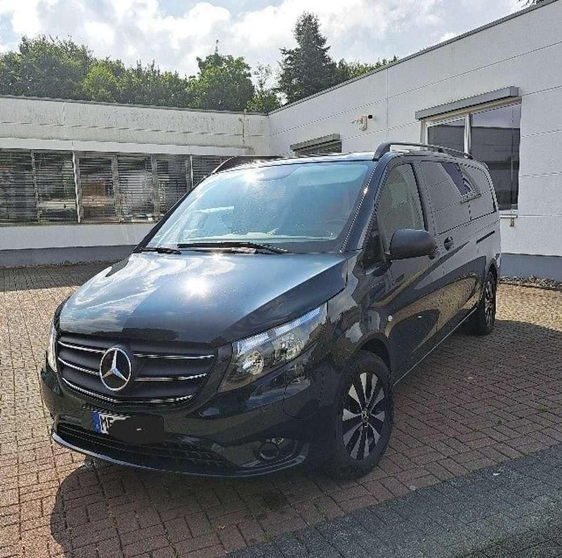 Grün Gebraucht 2023 Mercedes Vito Van | 34.250 € (Superpreis) - Bild 1/4