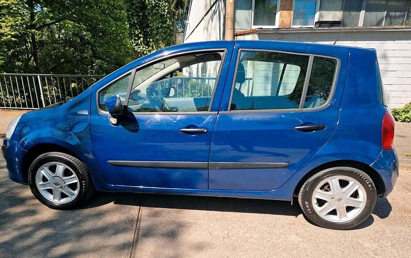 Second-hand Renault Modus 101 CP (74 kW) 2009 Albastru Monovolum