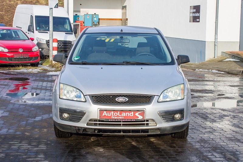 Gebraucht Ford Focus 101 PS (74 kW) 2005 Silber Limousine