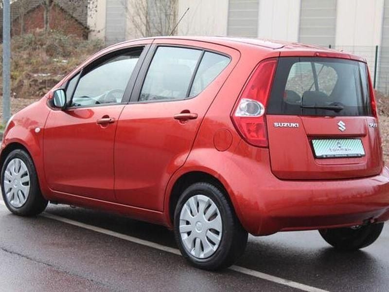 Rot Gebraucht 2010 Suzuki Splash Kleinwagen | 3.490 € (Fairer Preis) - Bild 1/2