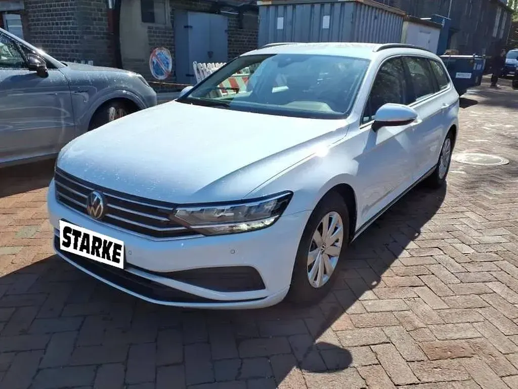 Gebraucht VW Passat Conceptline 150 PS (110 kW) 2023 Weiß Kombi