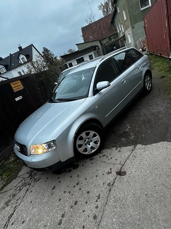 Second-hand Audi A4 131 CP (96 kW) 2003 Argintiu Break