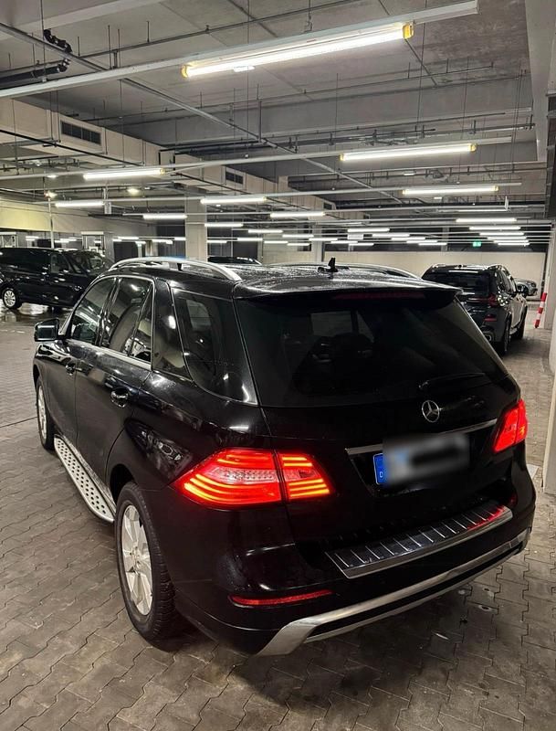 Gebraucht Mercedes ML350 258 PS (189 kW) 2014 Schwarz SUV