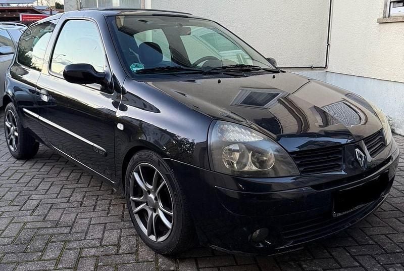 Schwarz Gebraucht 2004 Renault Clio II Limousine | 1.650 € (Etwas zu teuer) - Bild 1/4