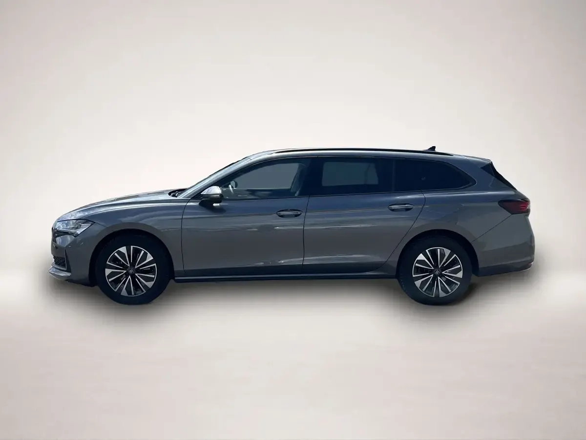 Gebraucht Skoda Superb Selection 150 PS (110 kW) 2025 Grau Kombi