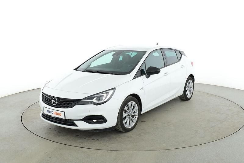 Weiß Gebraucht 2021 Opel Astra Ultimate Limousine | 15.580 € (Fairer Preis) - Bild 1/3