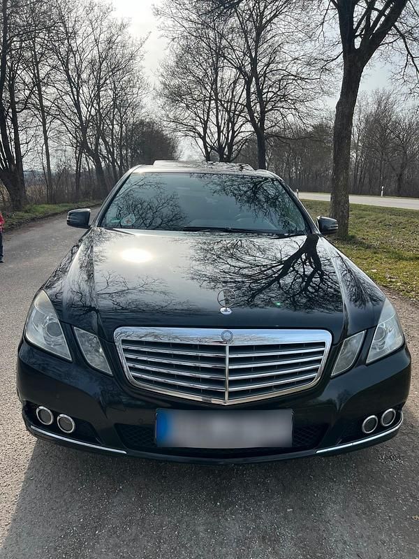 Gebraucht Mercedes E220 170 PS (125 kW) 2009 Schwarz Limousine