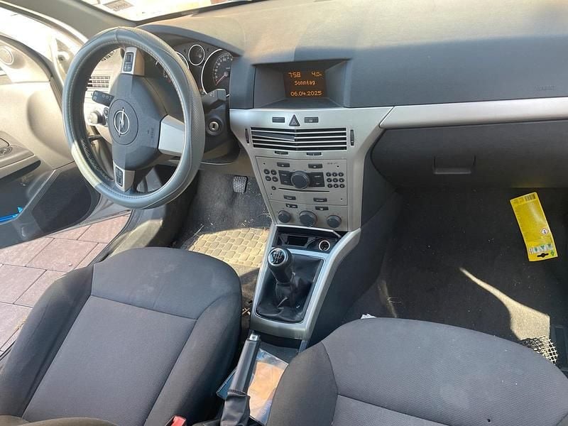 Usata Opel Astra 90 CV (66 kW) 2007 Grigio Utilitaria
