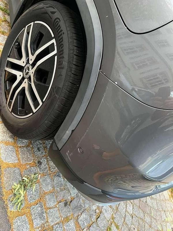 Grau Gebraucht 2020 Mercedes GLA220 Style SUV | 28.000 € (Fairer Preis) - Bild 1/4