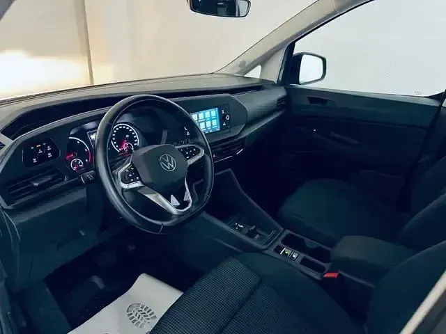 Usado VW Caddy 130 HP (95 kW) 2022 Cinzento Monovolume