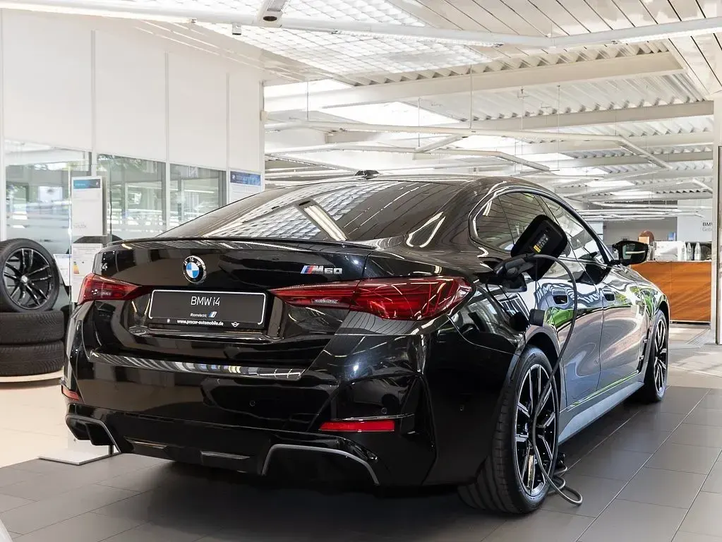 Neu BMW i4 M Sport 442 kW (601 PS) 2026 Saphirschwarz Limousine