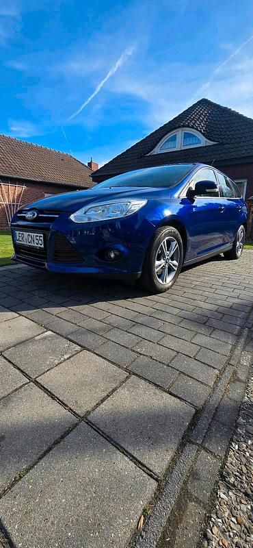 Gebraucht Ford Focus 101 PS (74 kW) 2013 Blau Kombi