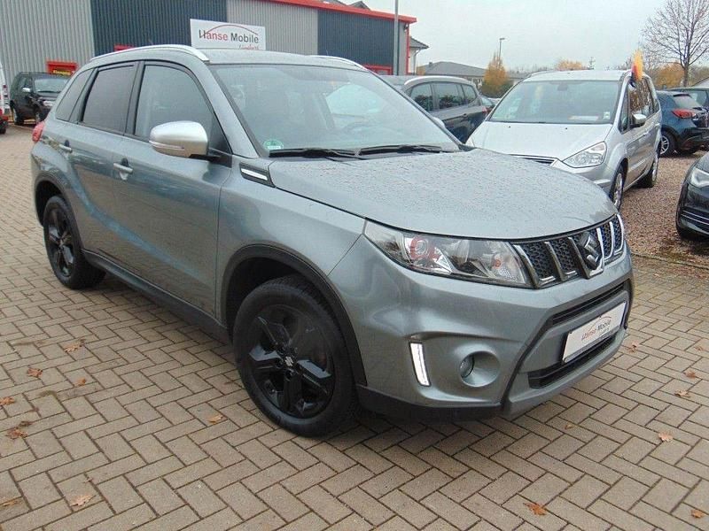Grau Gebraucht 2016 Suzuki Vitara SUV | 14.980 € (Fairer Preis) - Bild 1/4