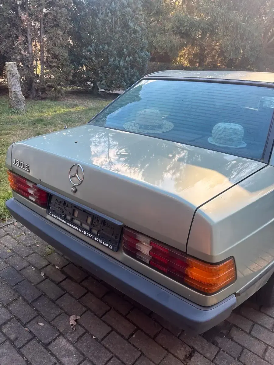 Gebraucht Mercedes 190 122 PS (89 kW) 1987 Grün Limousine